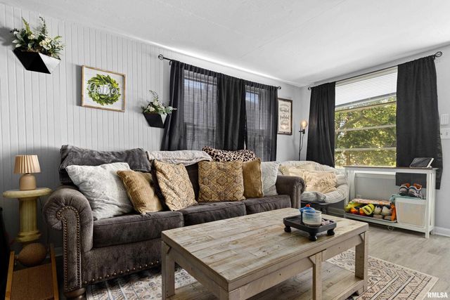 4100 N ILLINOIS Drive, Peoria Heights, IL 61616