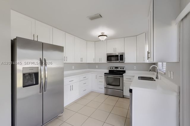 2710 Neaton Ct, Wellington, FL 33414
