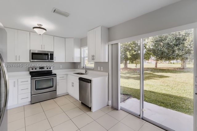 2710 Neaton Ct, Wellington, FL 33414