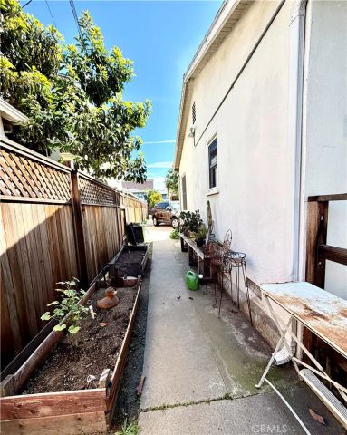 4064 Perlita, Los Angeles, CA 90039