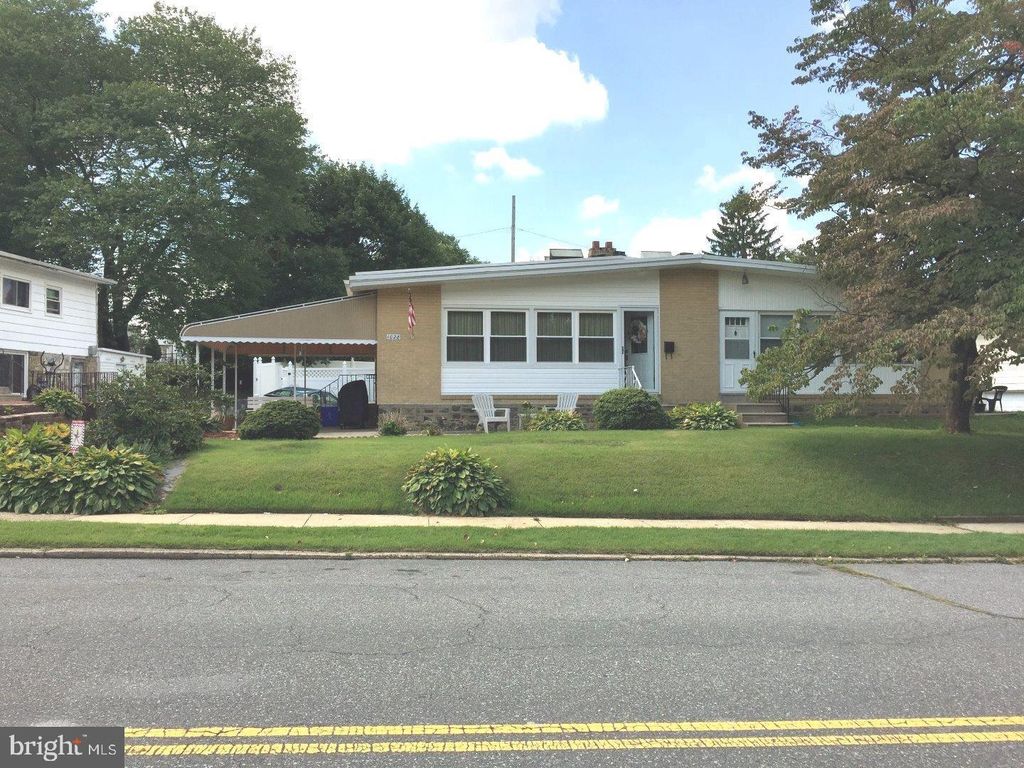 1028 GRANT AVE, Philadelphia, PA 19115