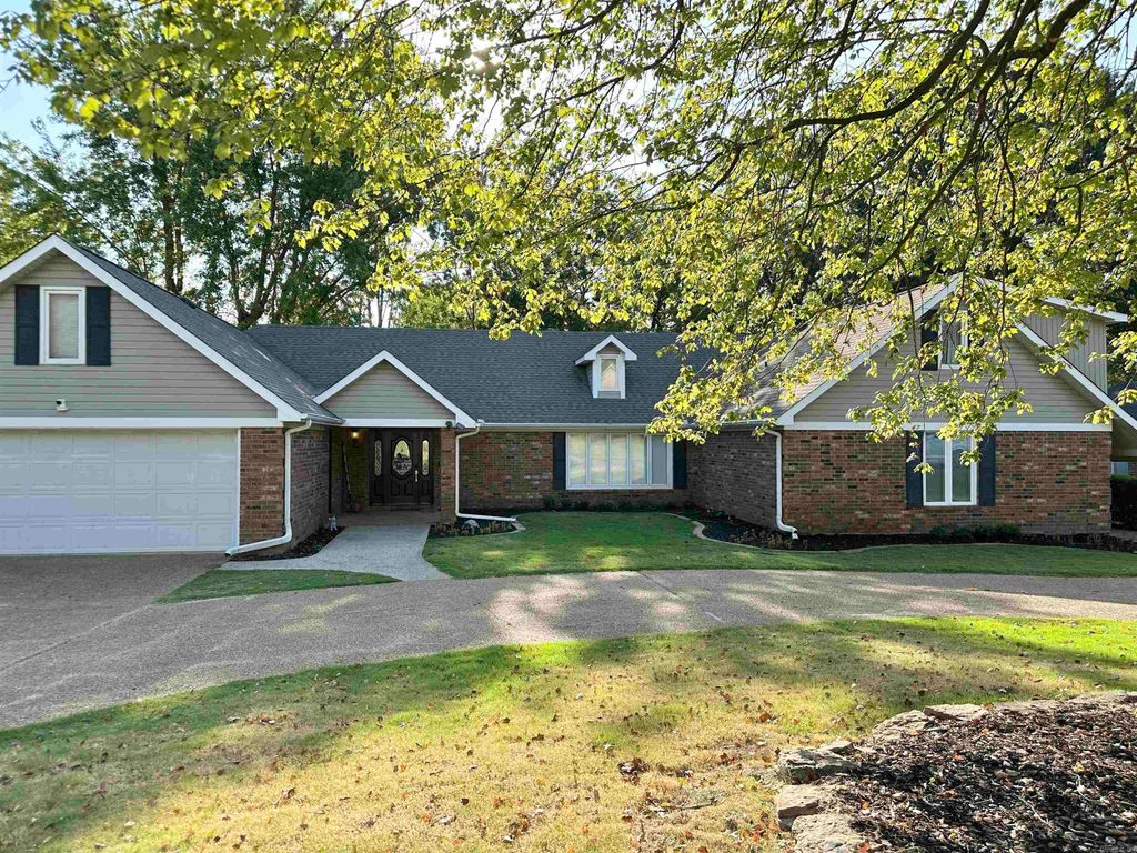 1408 Hillcrest, Jonesboro, AR 72401