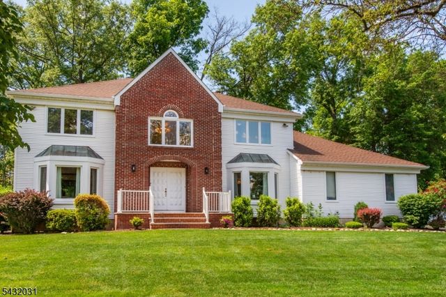 34 Silver Spring Ct, East Hanover Twp., NJ 07936