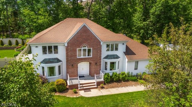 34 Silver Spring Ct, East Hanover Twp., NJ 07936