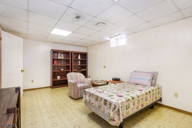 34 Silver Spring Ct, East Hanover Twp., NJ 07936