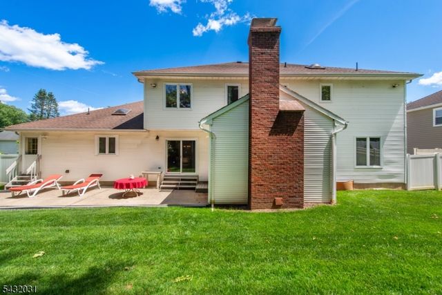 34 Silver Spring Ct, East Hanover Twp., NJ 07936