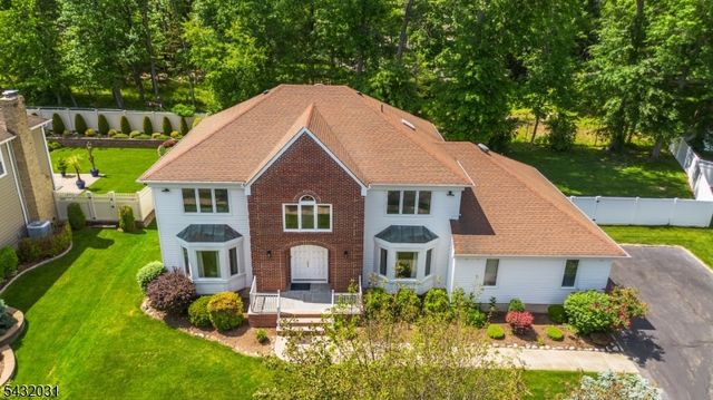 34 Silver Spring Ct, East Hanover Twp., NJ 07936