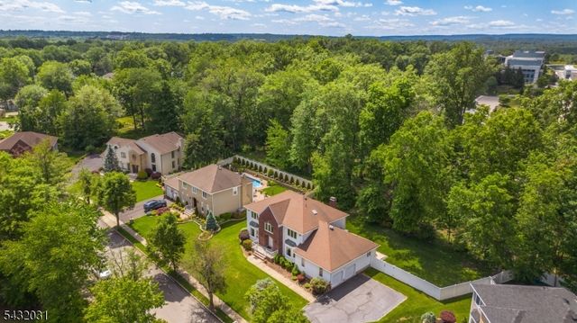34 Silver Spring Ct, East Hanover Twp., NJ 07936