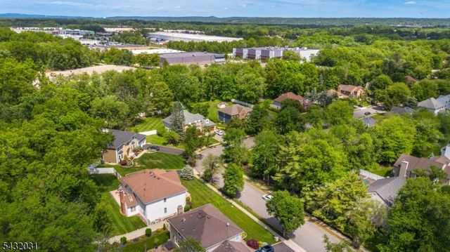 34 Silver Spring Ct, East Hanover Twp., NJ 07936