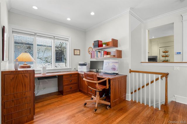 7 Poplar Road, Larchmont, NY 10538