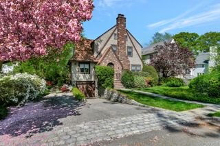 7 Poplar Road, Larchmont, NY 10538