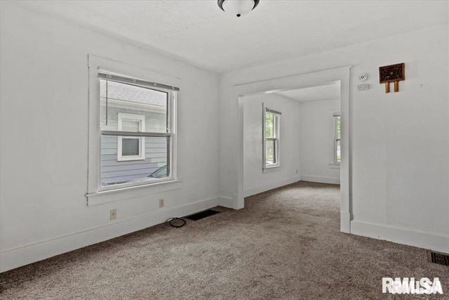 2516 S 10TH Street, Springfield, IL 62703
