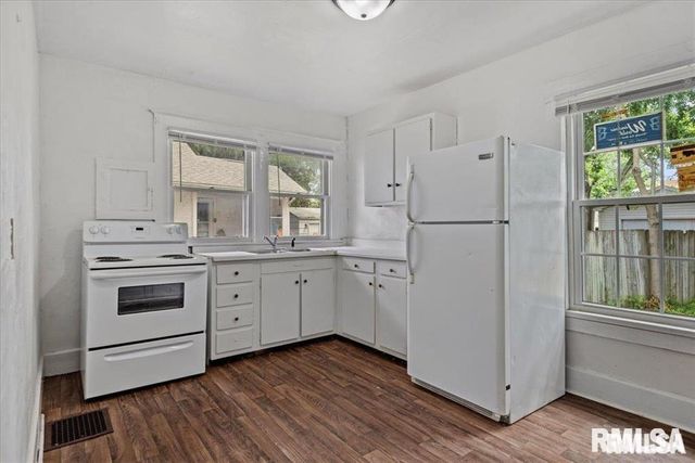2516 S 10TH Street, Springfield, IL 62703