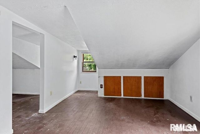 2516 S 10TH Street, Springfield, IL 62703