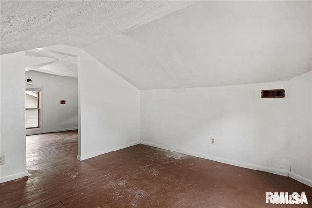 2516 S 10TH Street, Springfield, IL 62703