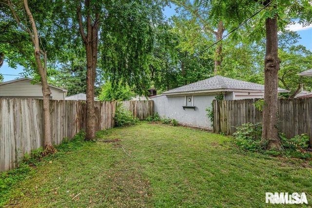 2516 S 10TH Street, Springfield, IL 62703