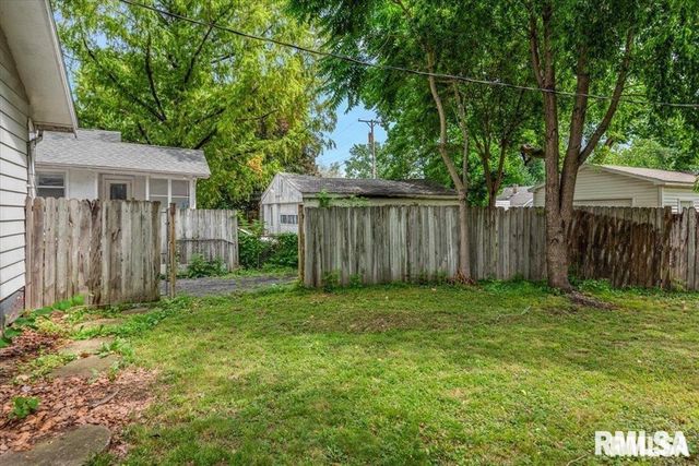 2516 S 10TH Street, Springfield, IL 62703