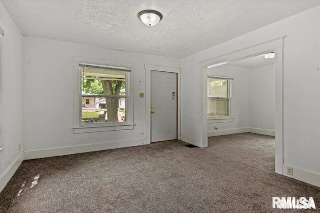 2516 S 10TH Street, Springfield, IL 62703