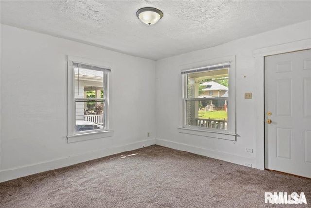 2516 S 10TH Street, Springfield, IL 62703