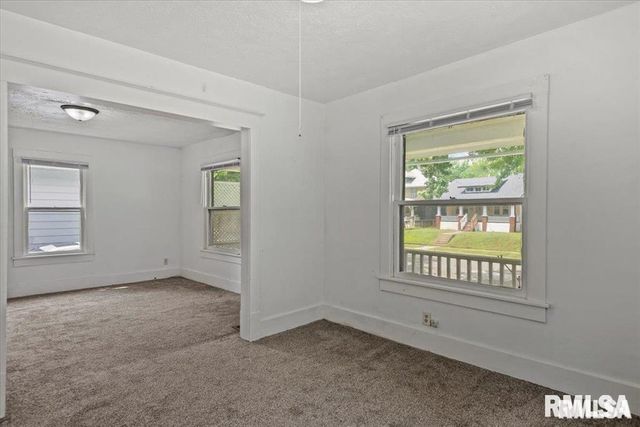 2516 S 10TH Street, Springfield, IL 62703
