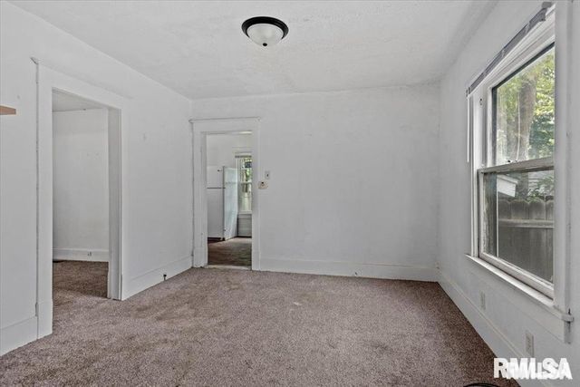 2516 S 10TH Street, Springfield, IL 62703