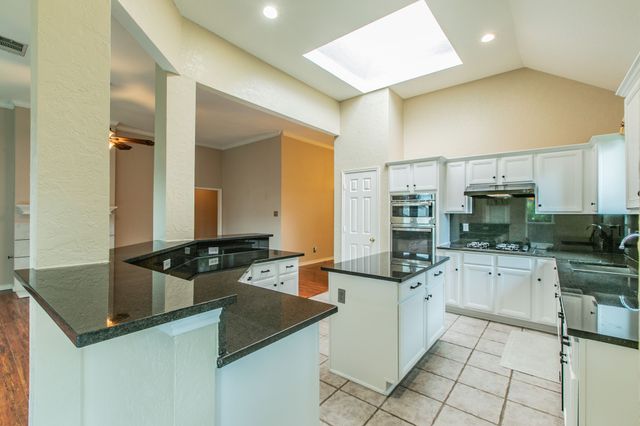 1410 Holveck Drive, Cedar Hill, TX 75104