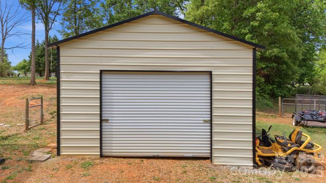 980 Lakeland Avenue, Lincolnton, NC 28092