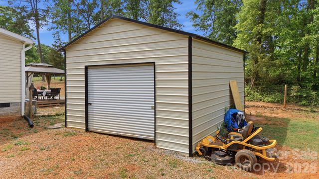 980 Lakeland Avenue, Lincolnton, NC 28092