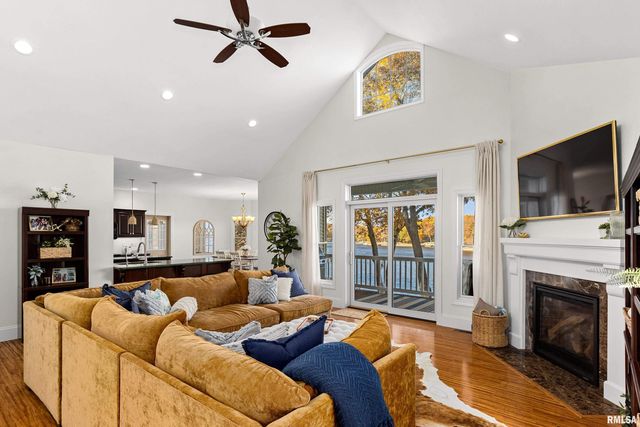 3190 OAK RUN Drive, Dahinda, IL 61428