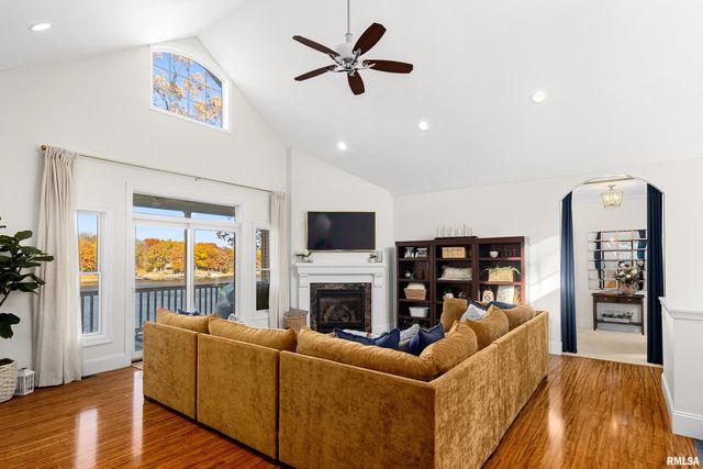 3190 OAK RUN Drive, Dahinda, IL 61428