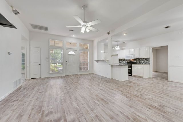 204 Tanglewood Lane, Waxahachie, TX 75165