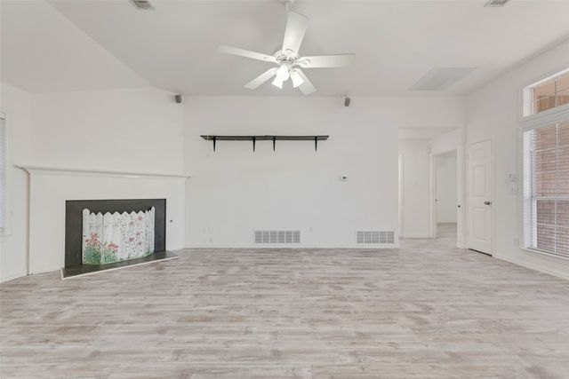 204 Tanglewood Lane, Waxahachie, TX 75165