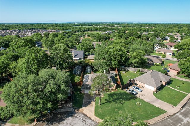 204 Tanglewood Lane, Waxahachie, TX 75165