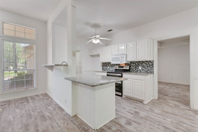 204 Tanglewood Lane, Waxahachie, TX 75165