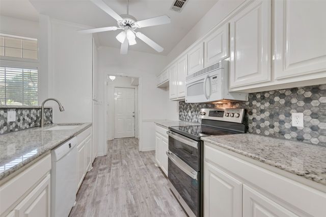 204 Tanglewood Lane, Waxahachie, TX 75165