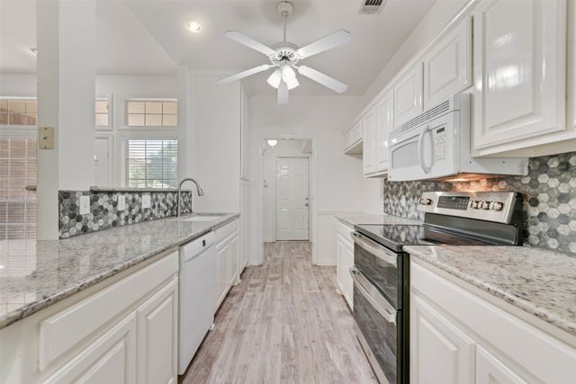 204 Tanglewood Lane, Waxahachie, TX 75165