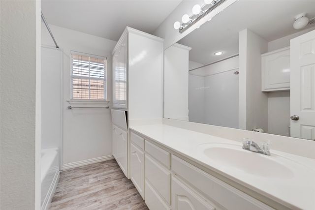 204 Tanglewood Lane, Waxahachie, TX 75165