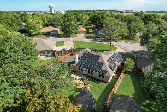 204 Tanglewood Lane, Waxahachie, TX 75165