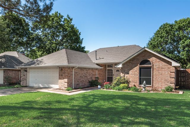 204 Tanglewood Lane, Waxahachie, TX 75165