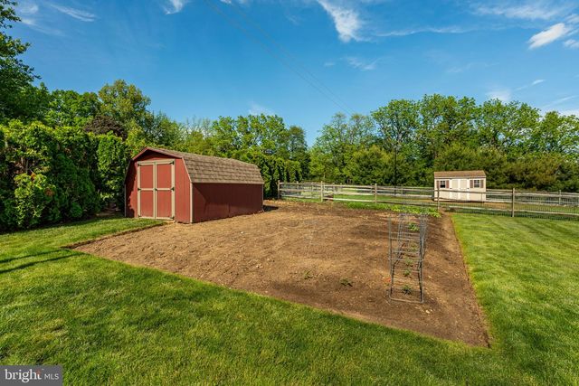 457 LYNCH RD, New Holland, PA 17557