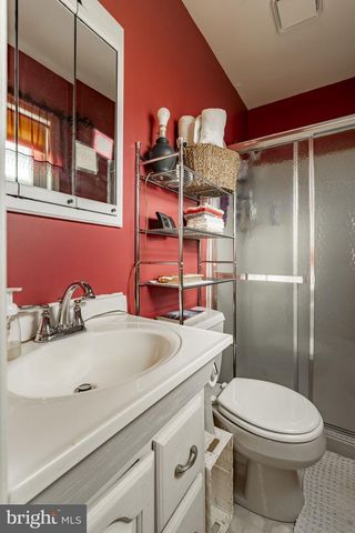 457 LYNCH RD, New Holland, PA 17557