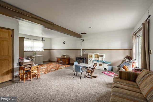 457 LYNCH RD, New Holland, PA 17557