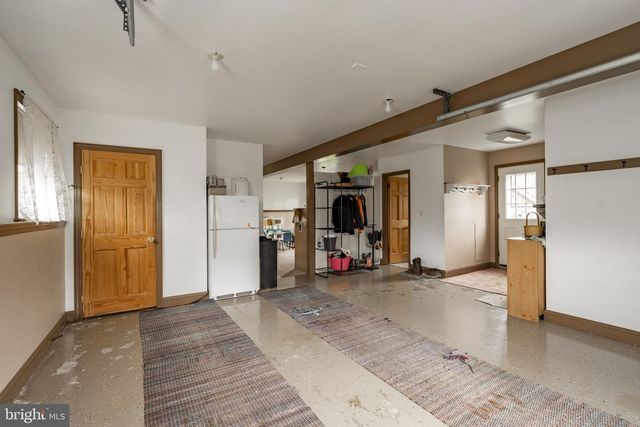 457 LYNCH RD, New Holland, PA 17557