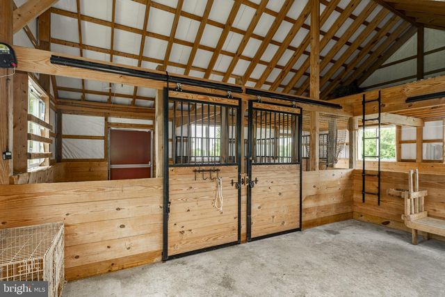 457 LYNCH RD, New Holland, PA 17557