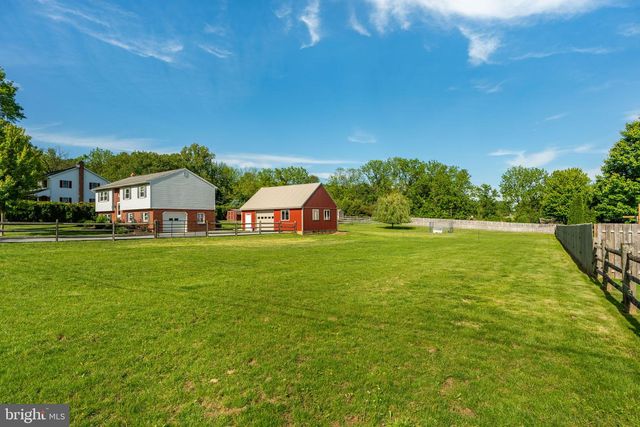457 LYNCH RD, New Holland, PA 17557