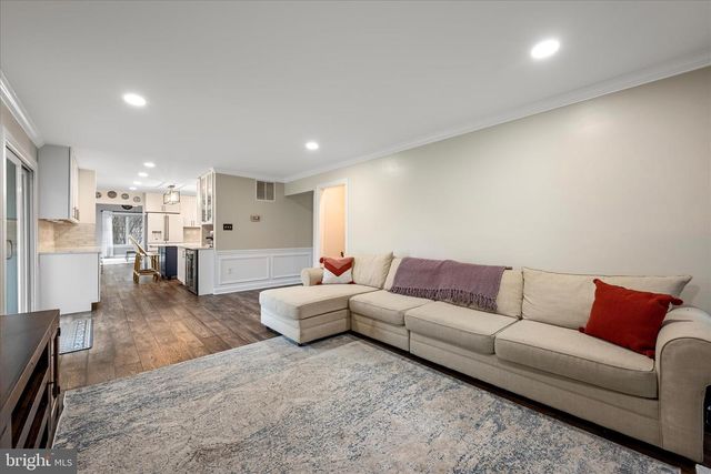 15466 MEHERRIN DR, Centreville, VA 20120