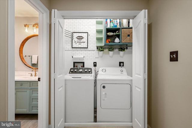 15466 MEHERRIN DR, Centreville, VA 20120