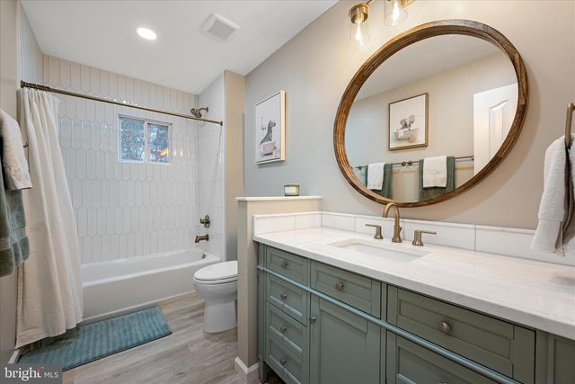 15466 MEHERRIN DR, Centreville, VA 20120