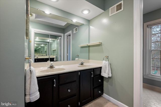 15466 MEHERRIN DR, Centreville, VA 20120