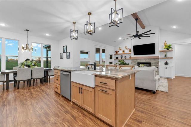 800 Arbor Acres Avenue, Tontitown, AR 72762